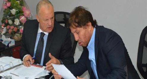 اتحاد الكرة يشن هجوما على حطب ويلوح بورقة الأوليمبية الدولية